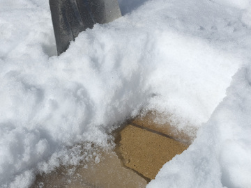 Frost-resistant outdoor tiles