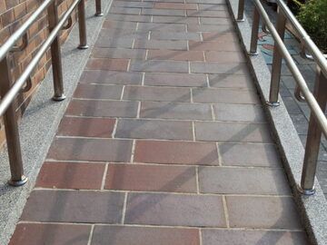 Non-slip ceramic for terraces and ramps